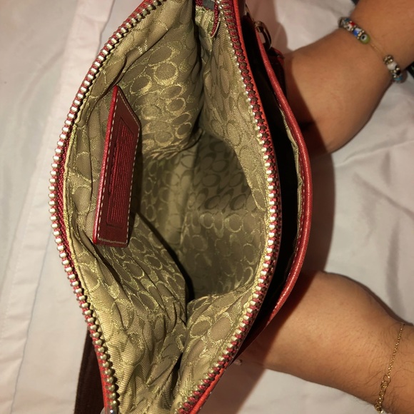 Coach leather classic crossbody bag - Picture 3 of 3